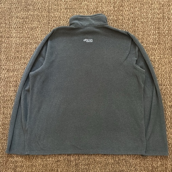 The North Face 1/4 Zip Gray Fleece - Picture 5 of 9